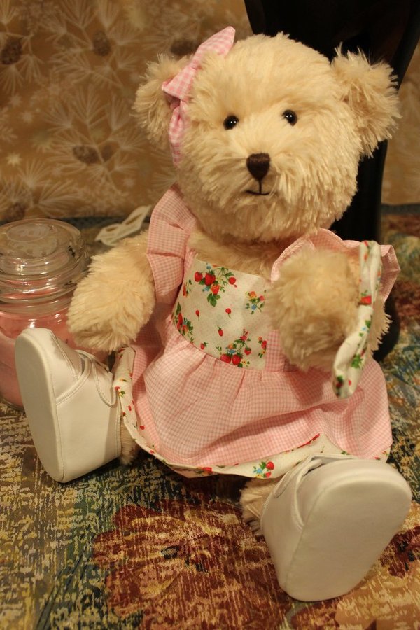 Schlenker Bär kuschlig von Teddy House 36 cm in beige mit Dress & Schluhe